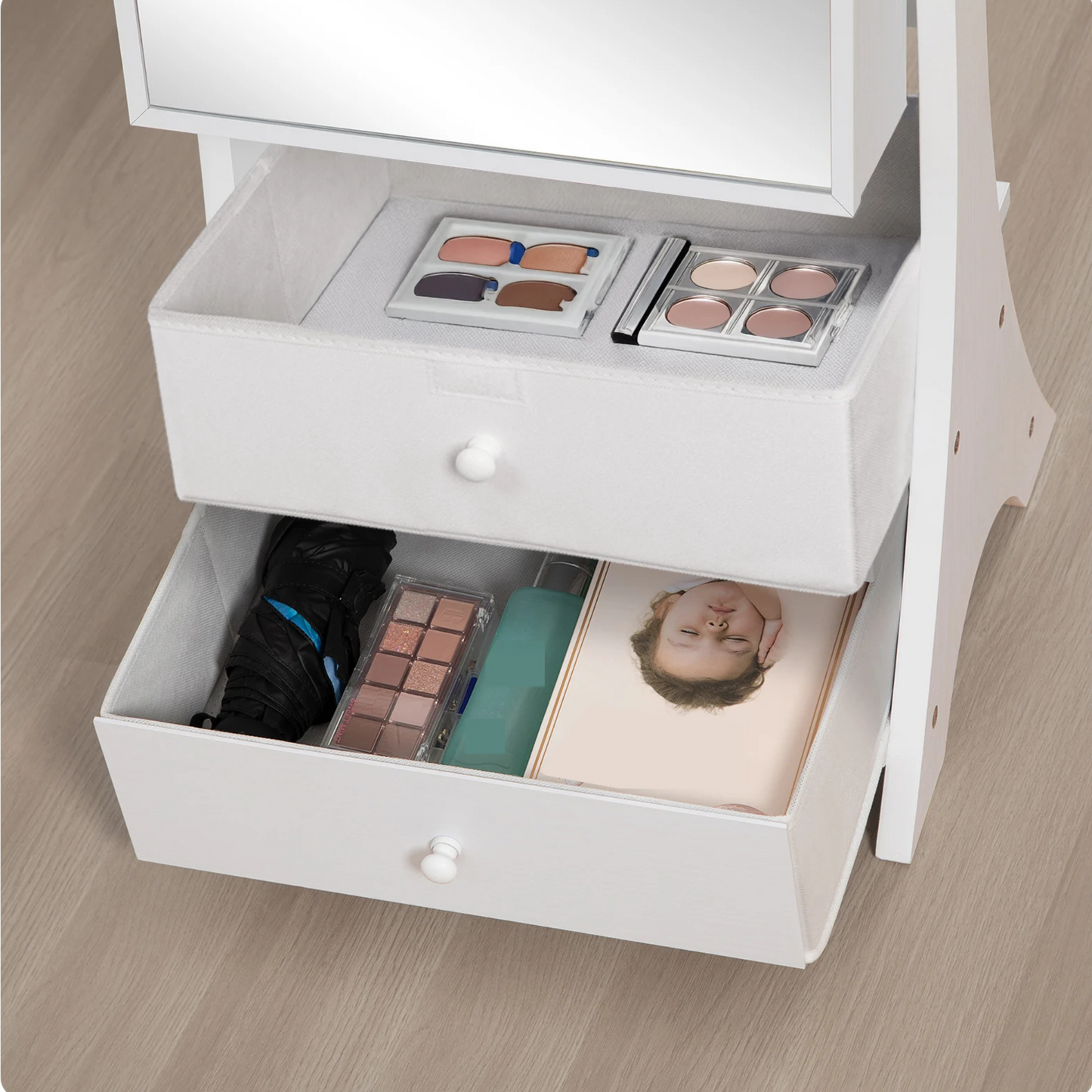 Armoire à bijoux élégante