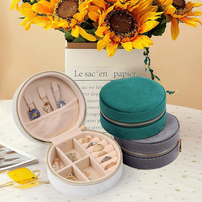 Petite pochette à bijoux ronde en velours